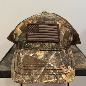 Outdoor Cap Camo with embroidered American flag